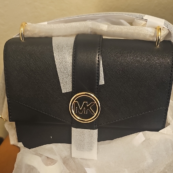 Michael Kors Handbags - Michael Kors Black Leather Crossbody Bag